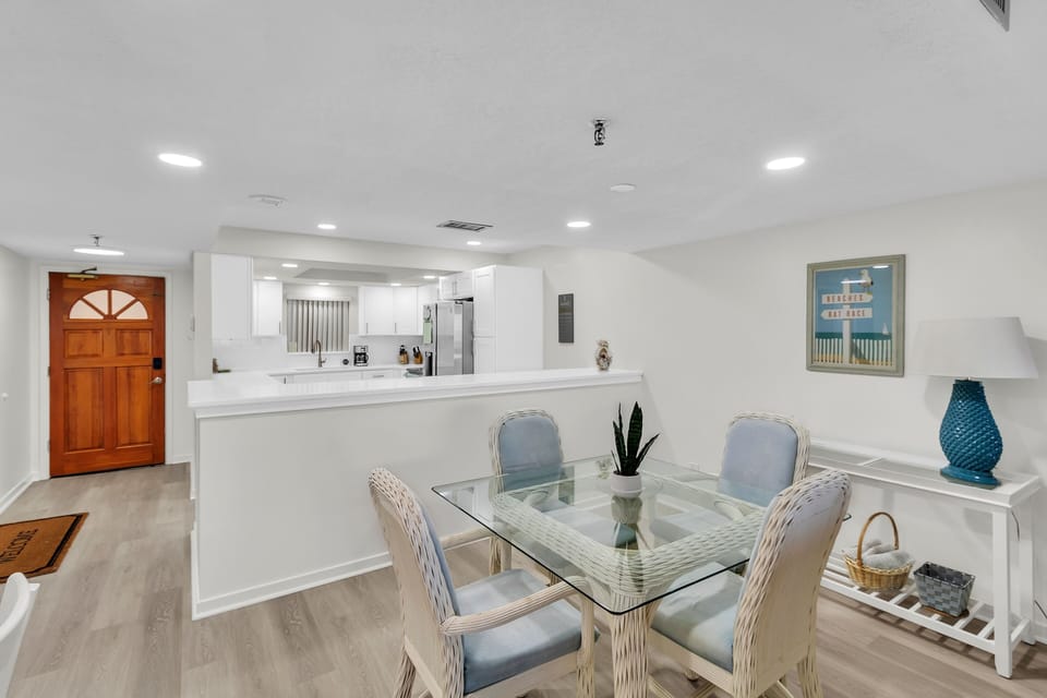 Dining Room, Dining Table, Furniture, Indoors, Table