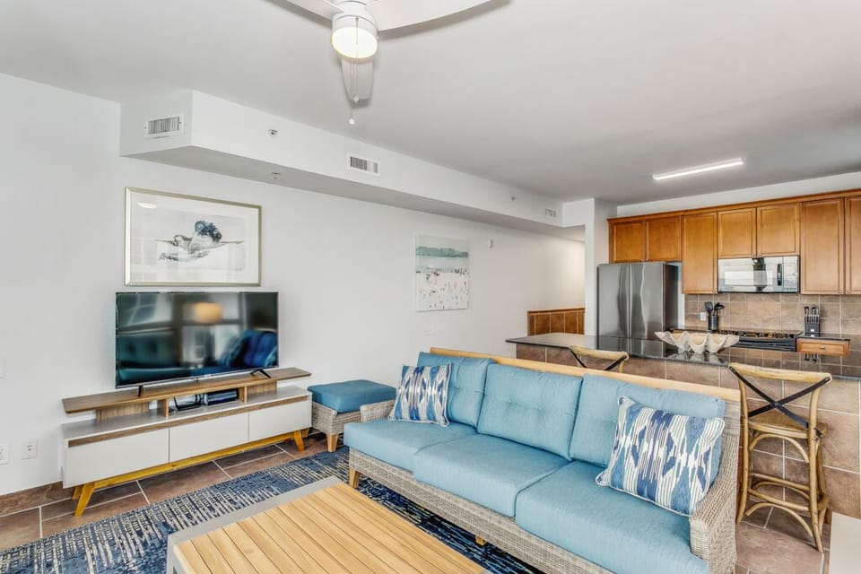 Beach Club 201A - Living room
