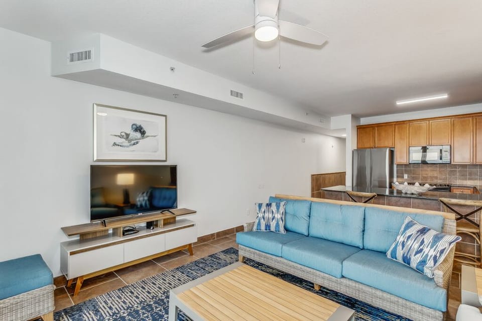 Beach Club 204A - Living room