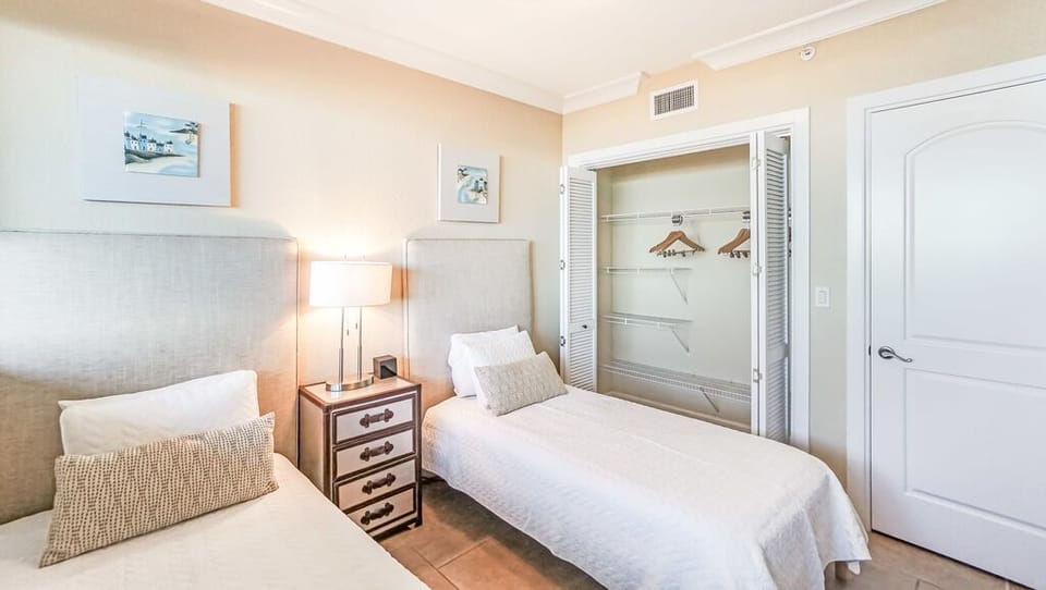 Beach Club 402 - Bedroom 3
