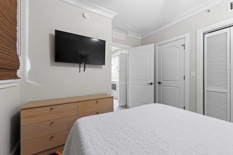 Beach Club 501 - Full bedroom