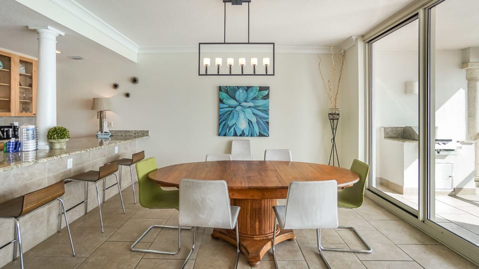 Beach Club 1205 - Dining room
