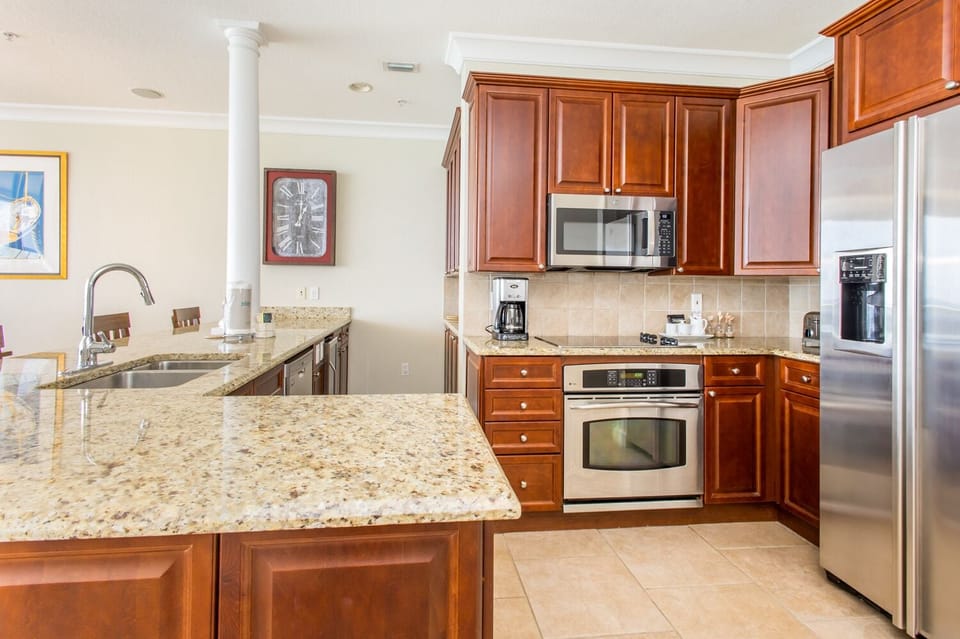 Beach Club 1602 - Kitchen