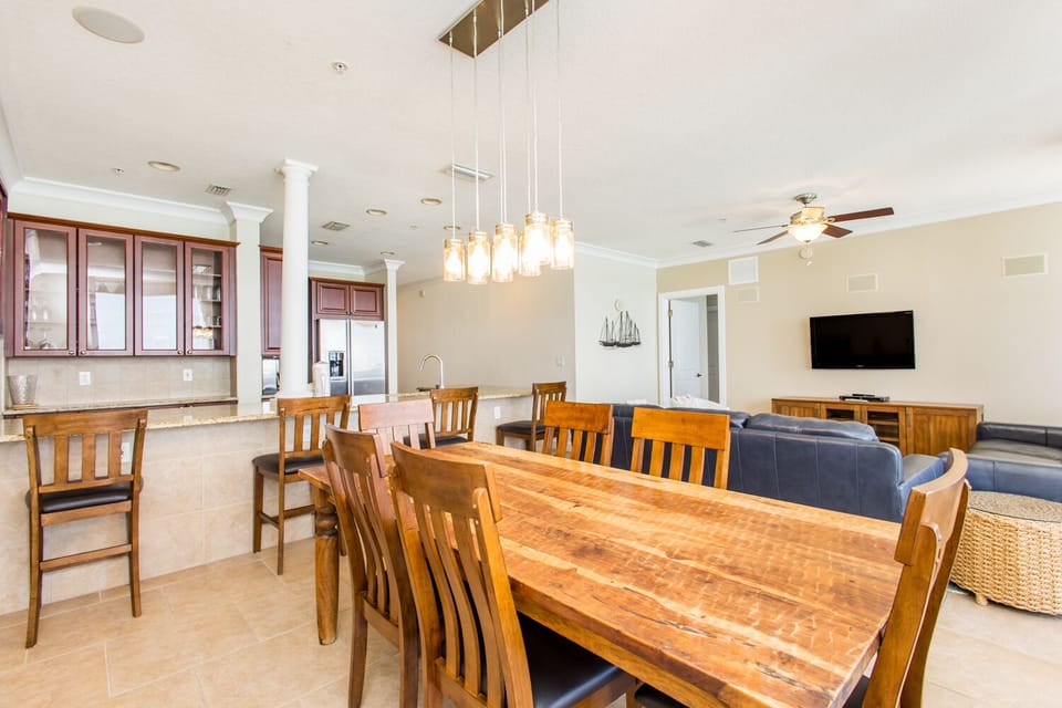 Beach Club 1602 - Dining room