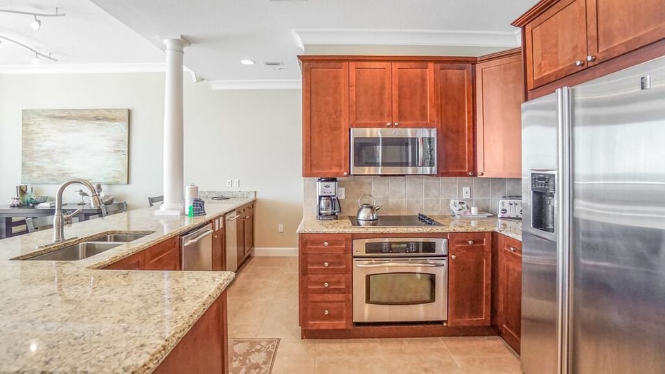 Beach Club 1604 - Kitchen