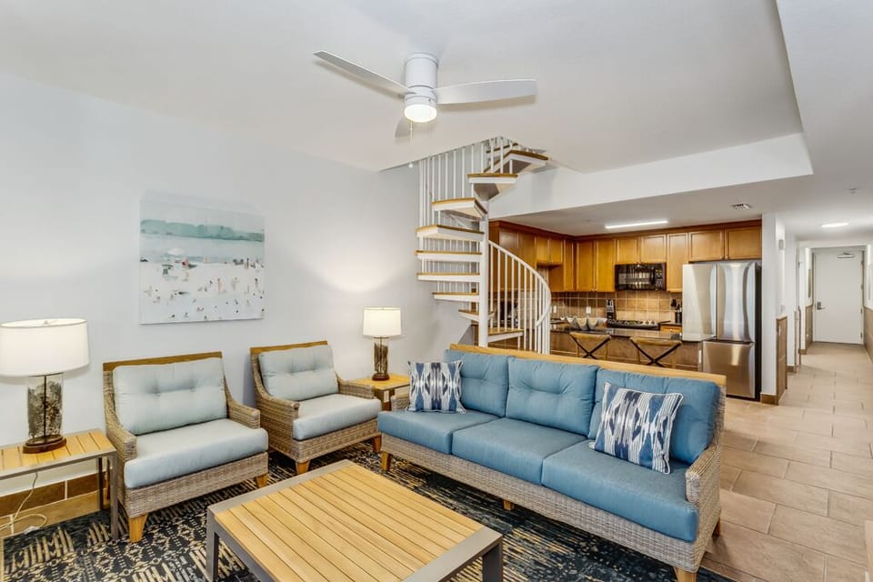 Beach Club 305A - Living room