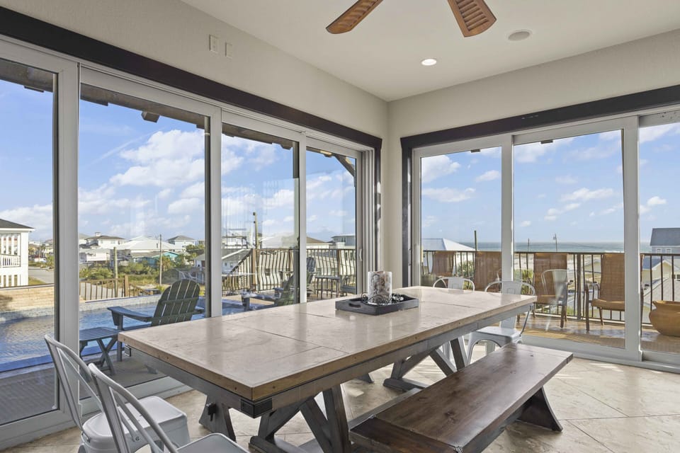 High Life - Dining area