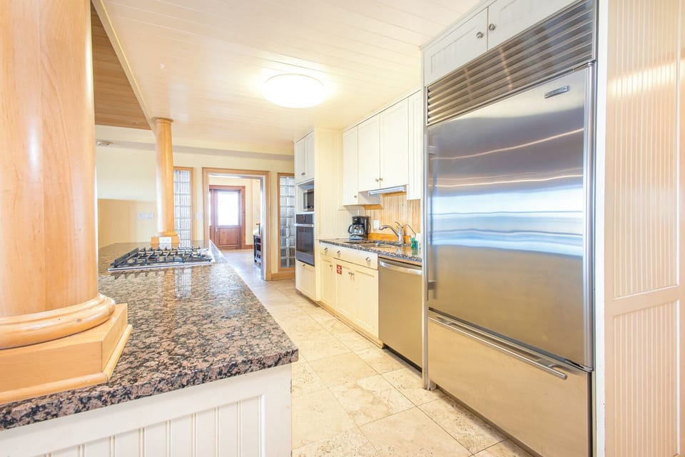 Home Away from Home - Kitchen