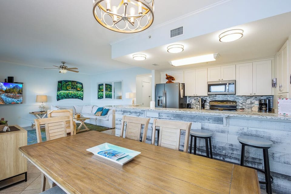 Southern Sunset - Dining Room