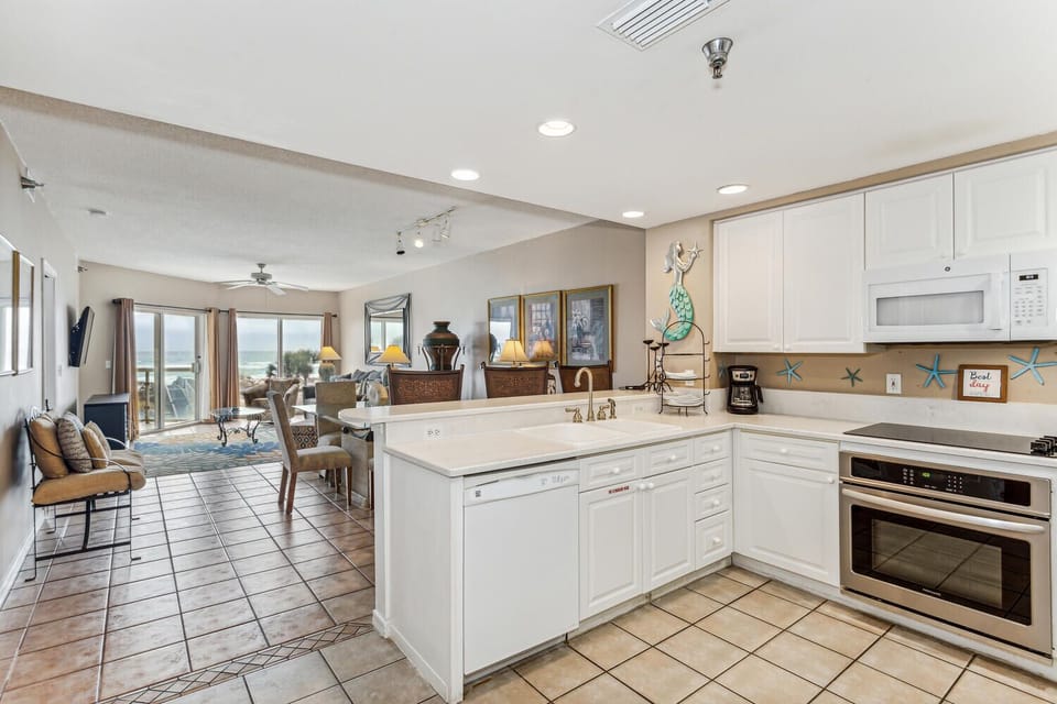 Emerald Isle 104 - Kitchen