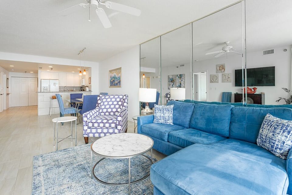 Emerald Isle 205 - Living room