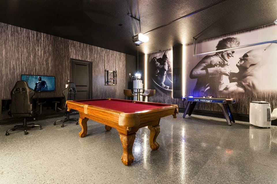 Game Room (Garage)