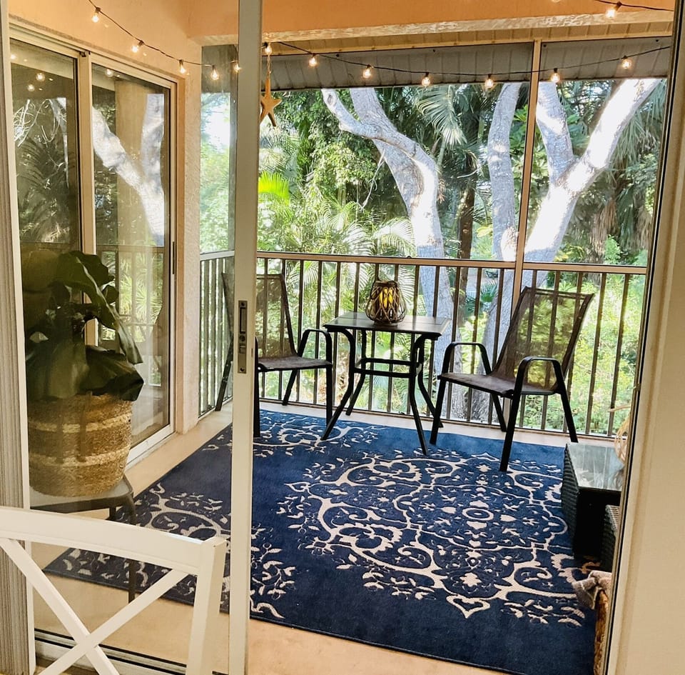 Screened in Lanai