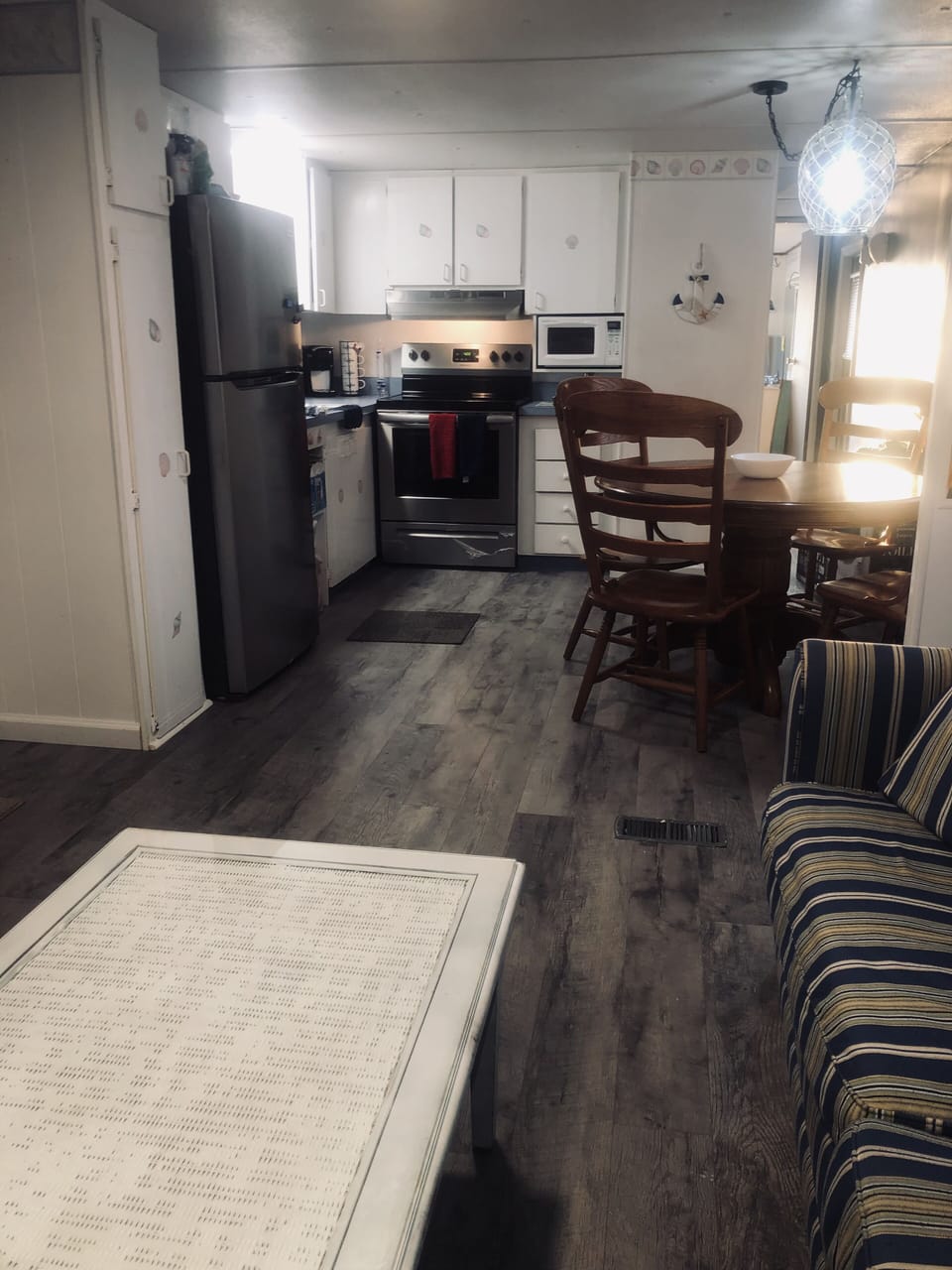 Living/Kitchen Area