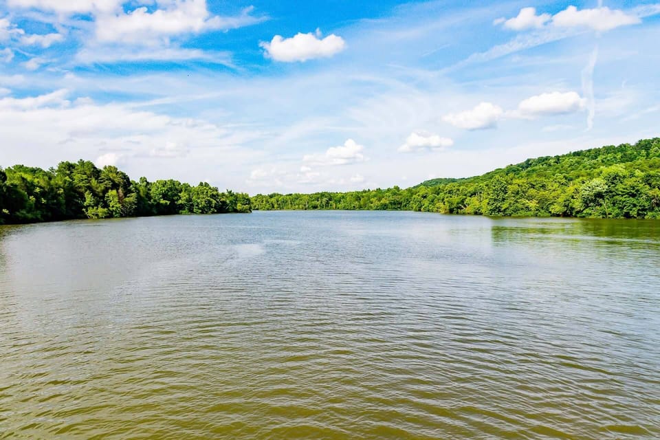 Bring your boat and enjoy the lake! Public access only 1/4 mile from the house on Old Kingston Road!