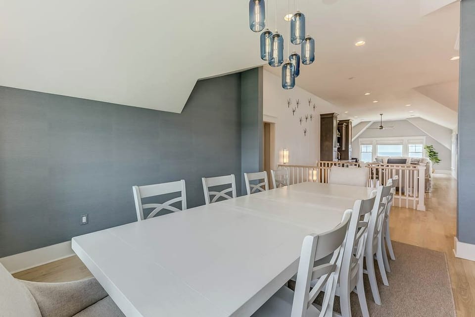 Top-Level Dining Room with Table (seats 10)