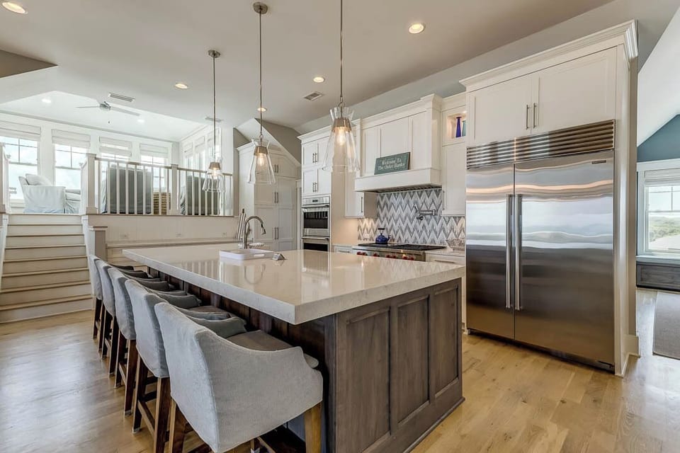 Top-Level Kitchen with Bar (seats 5)