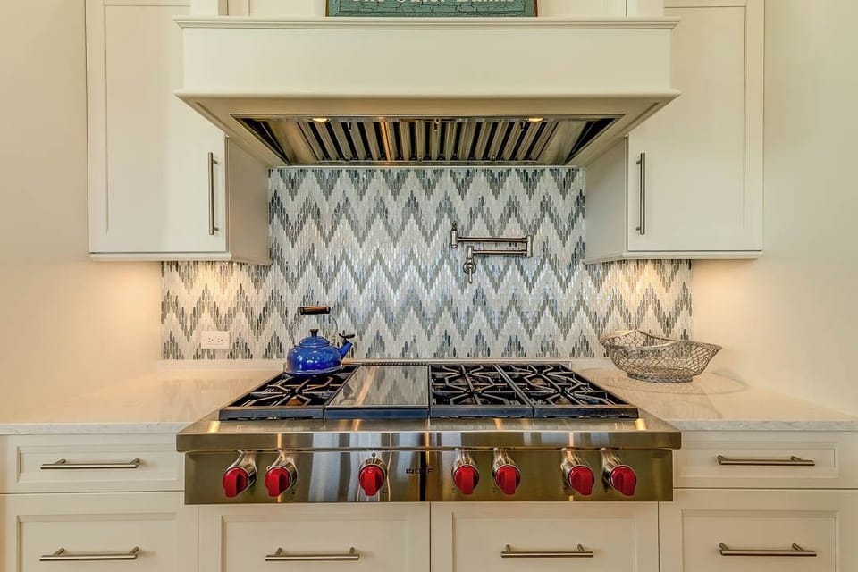 Top-Level Kitchen with Bar (seats 5)