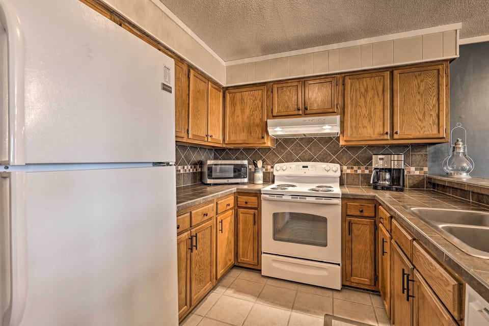 Kitchen | Fully Equipped | 1,000 Sq Ft