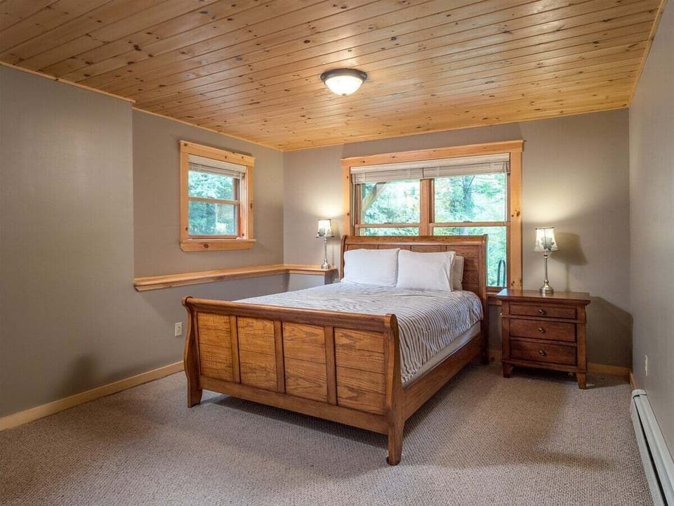 Bedroom - lower level