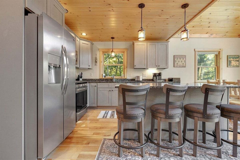 Kitchen with seating for 4