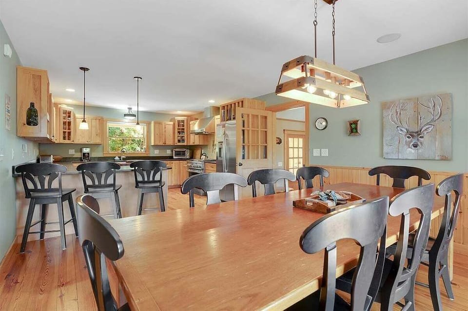 Dining/kitchen area
