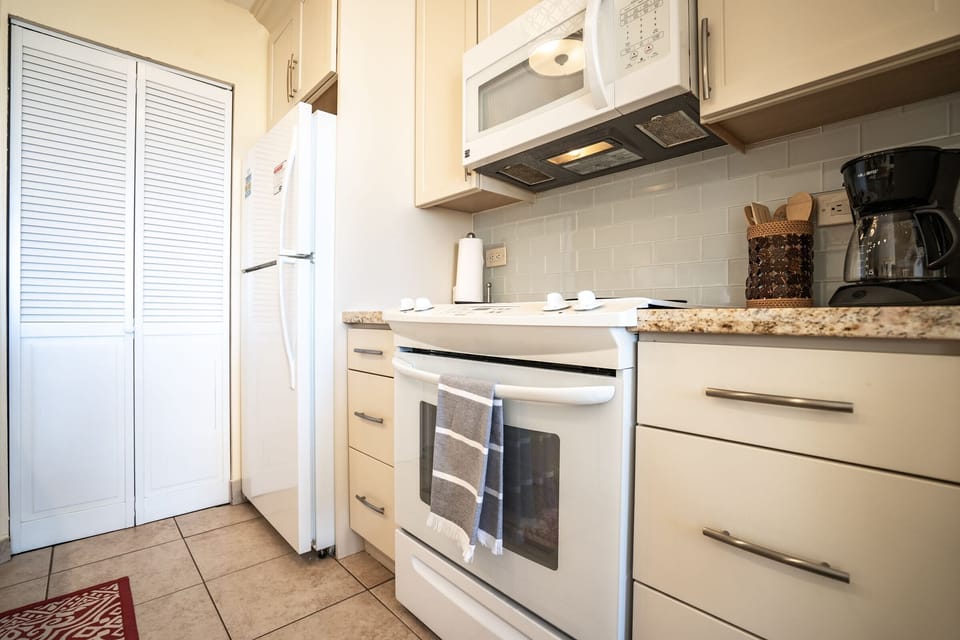 Fully equipped kitchen to prep a meal