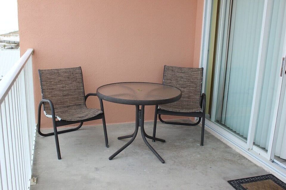 Tropic Isle 401 - Spacious balcony