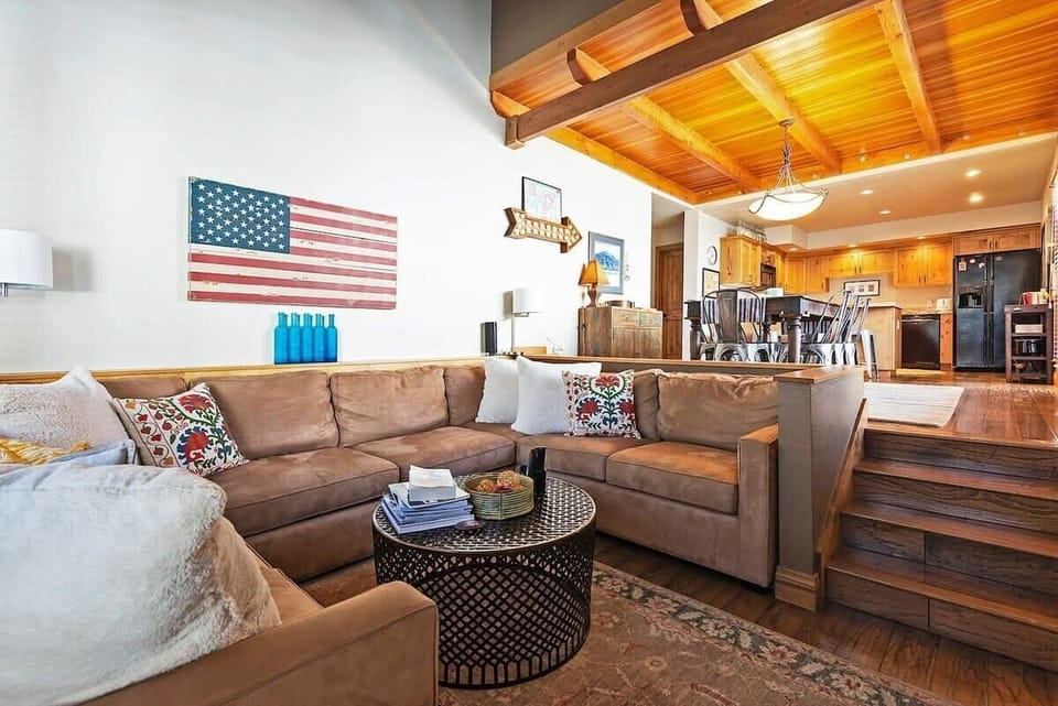 Welcome to this gorgeous multi-level condo situated minutes from world-class ski runs