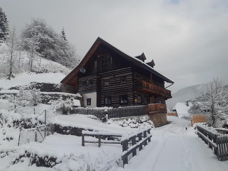 the first snow in November 2021