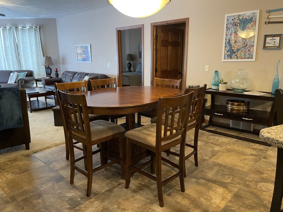 Dining room table seats 6