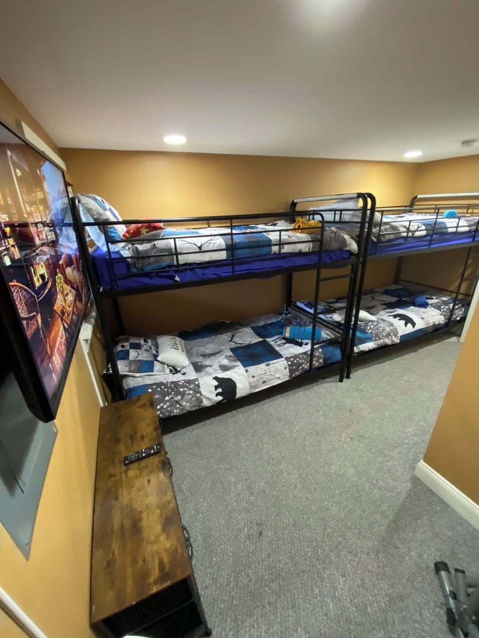 Fourth bedroom with 2 bunk beds