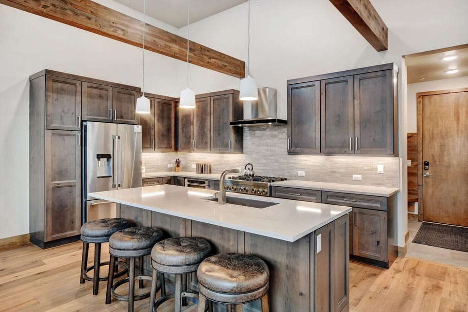 Fully Equipped Chef's Kitchen