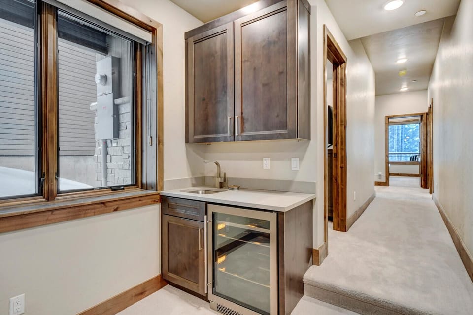 Lower Level Wet Bar Area