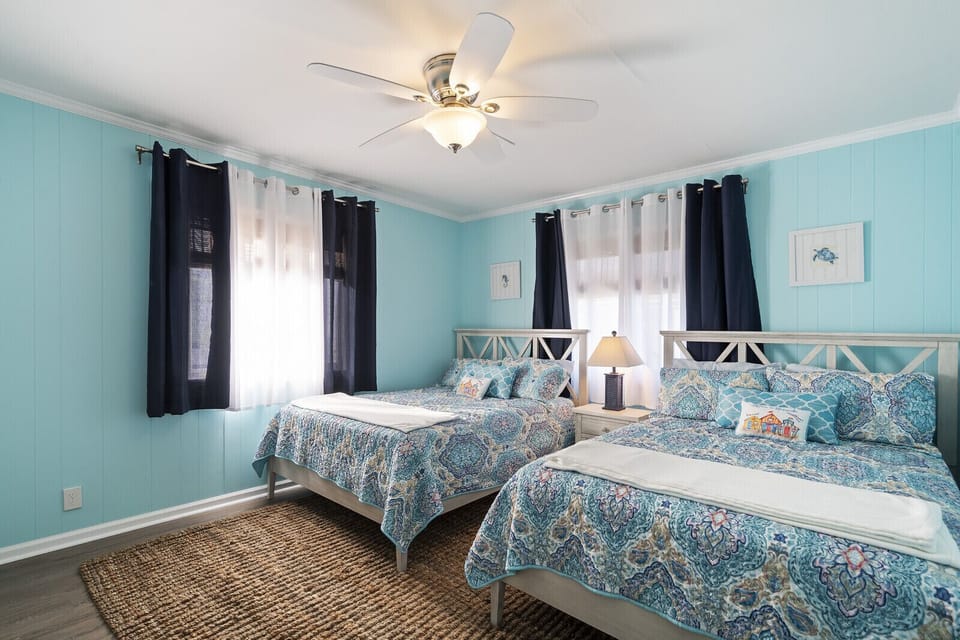 Guest bedroom with 2 double beds!  