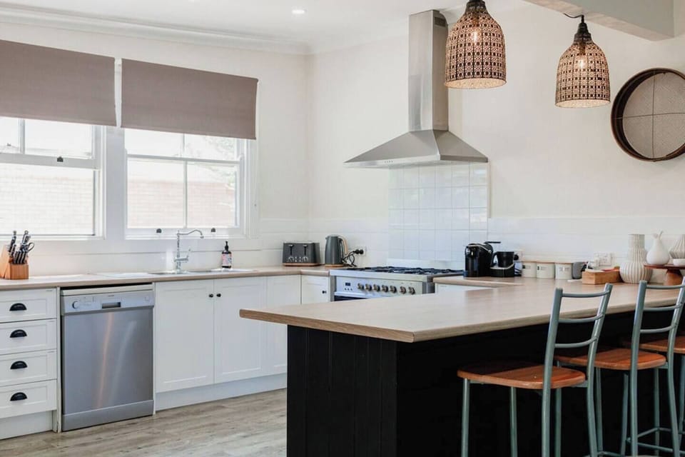 The modern kitchen is perfect for preparing a meal as it is equipped with everything you will need
