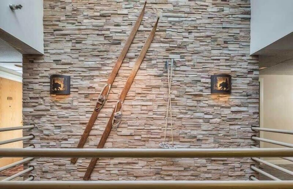 Decorative art throughout Grand Galleria Condominiums