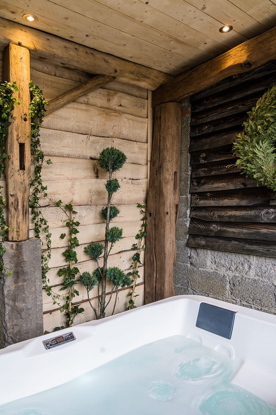 Indoor spa tub