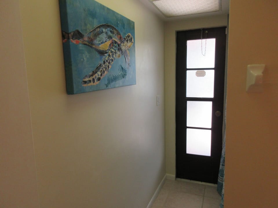 2nd Bathroom/Pool Access