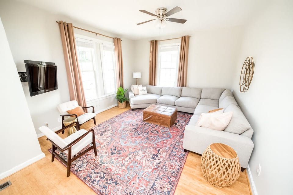 Welcome to the Candy Apple!