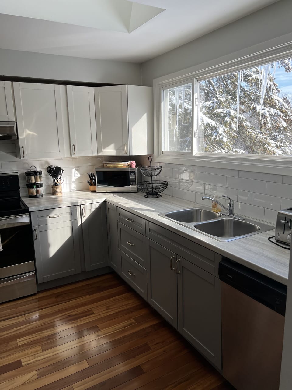 Fully stocked kitchen