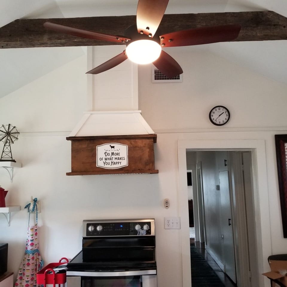 Furnished kitchen for all your needs. 