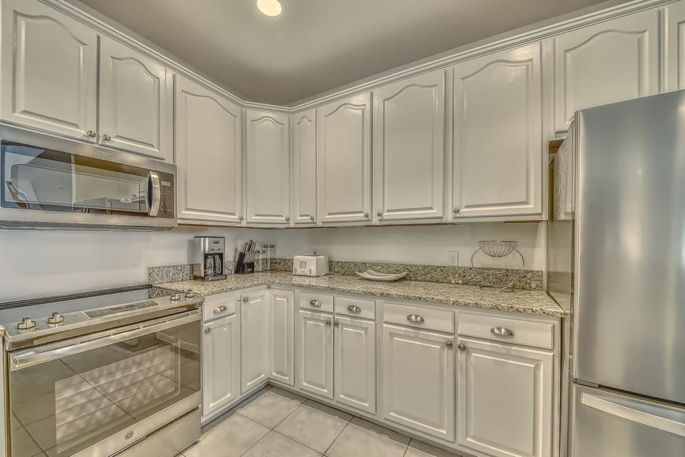 + Dishwasher detergent, sponge and cleaning cloth
+ Kitchen towel
+ Trash bags
+ Starter roll of paper towels