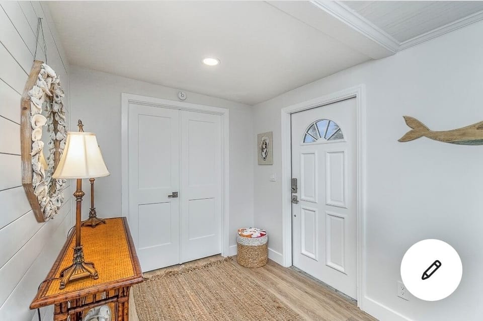 Foyer 
double door to second master bedroom offering nice privacy