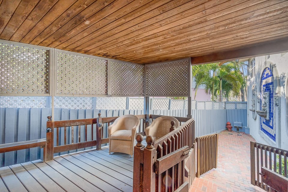 Courtyard patio