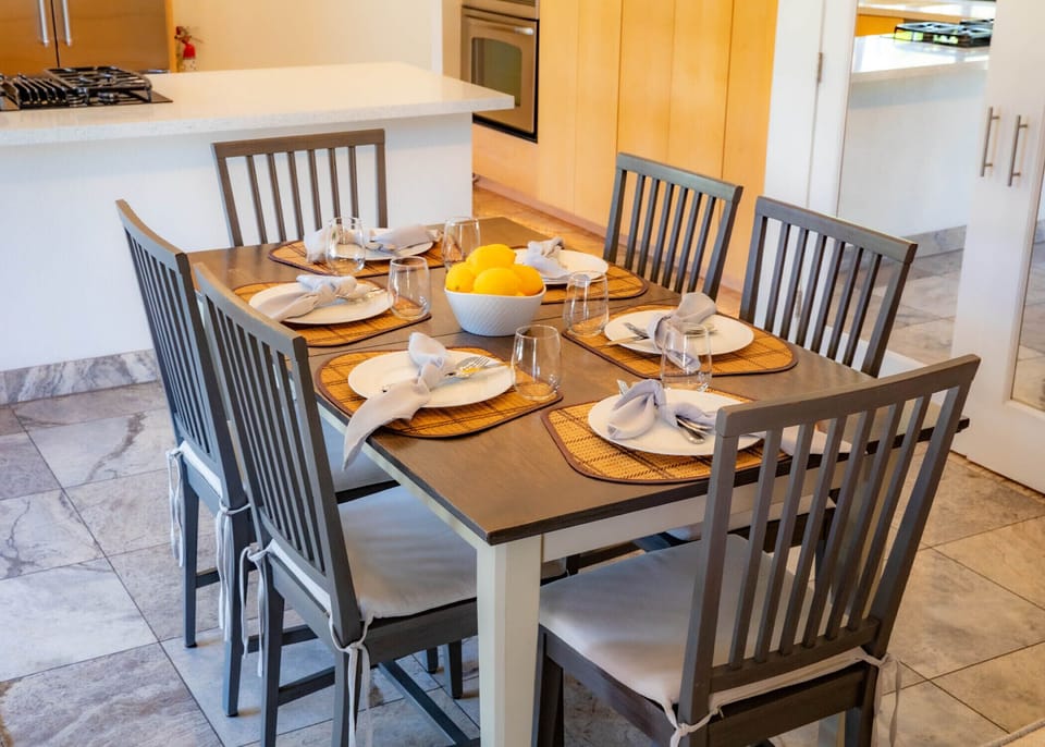Dinig table with seating for up to 6