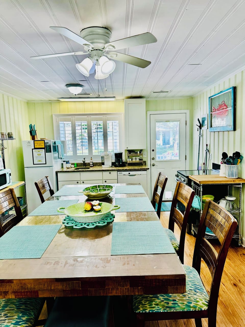 Doing room and kitchen