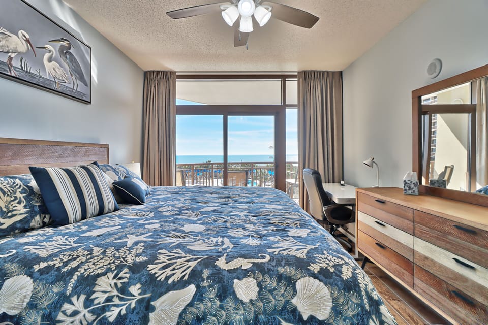 Master Bedroom Direct Ocean Views Balcony - Amazing