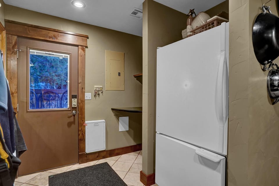 Guest private entry mud room