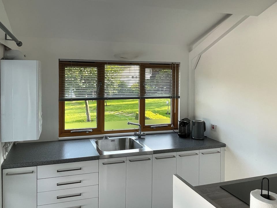 Kitchen | The Lodge at The Lake House, Plaistow